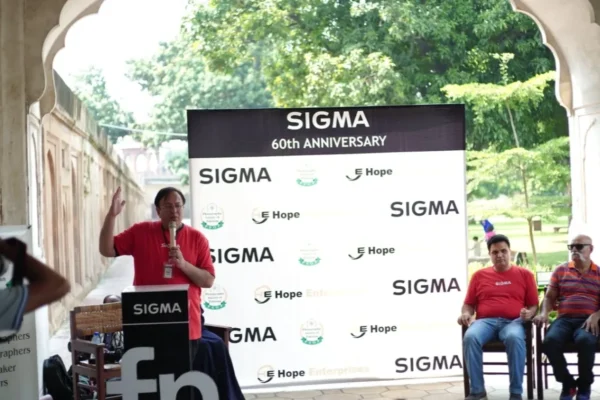 imgi_17_Sigma-Black-White-11