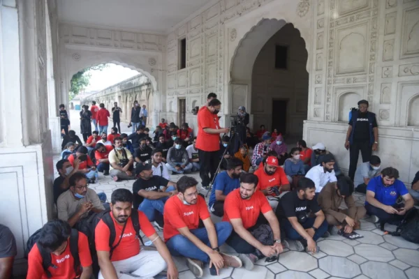 imgi_22_Sigma-Black-White-16