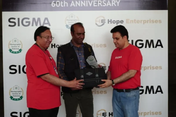 imgi_25_Sigma-Black-White-19