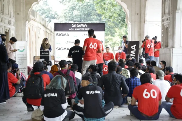 imgi_27_Sigma-Black-White-21