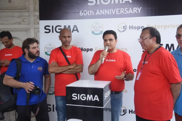 imgi_9_Sigma-Black-White-3